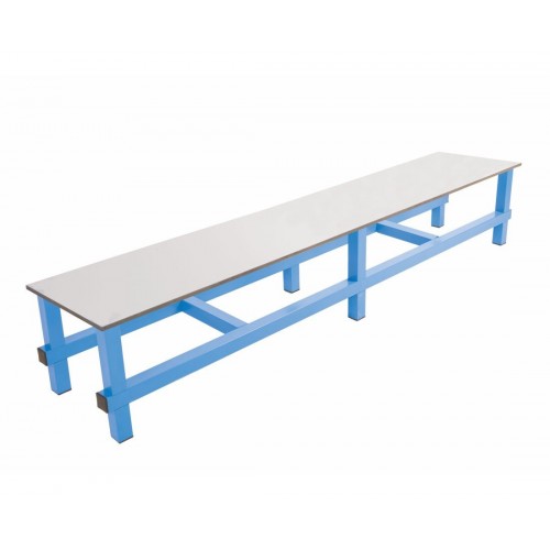 Simple tube bench with fenolic seat