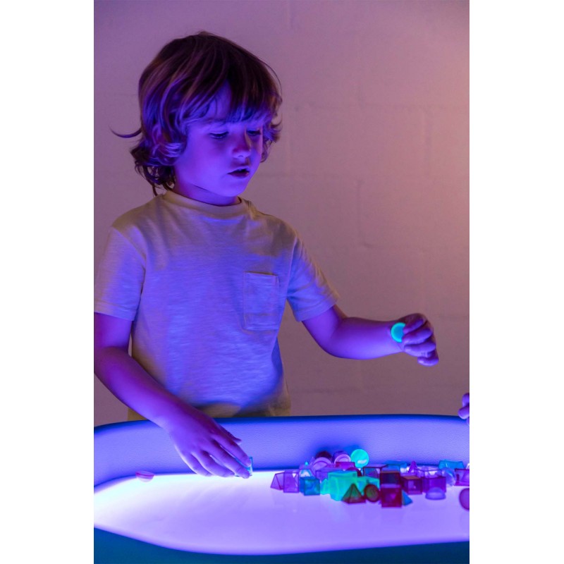 Translucent 3D geometric shapes