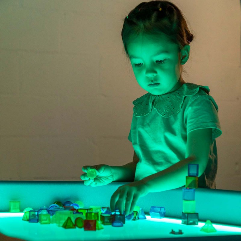 Translucent 3D geometric shapes