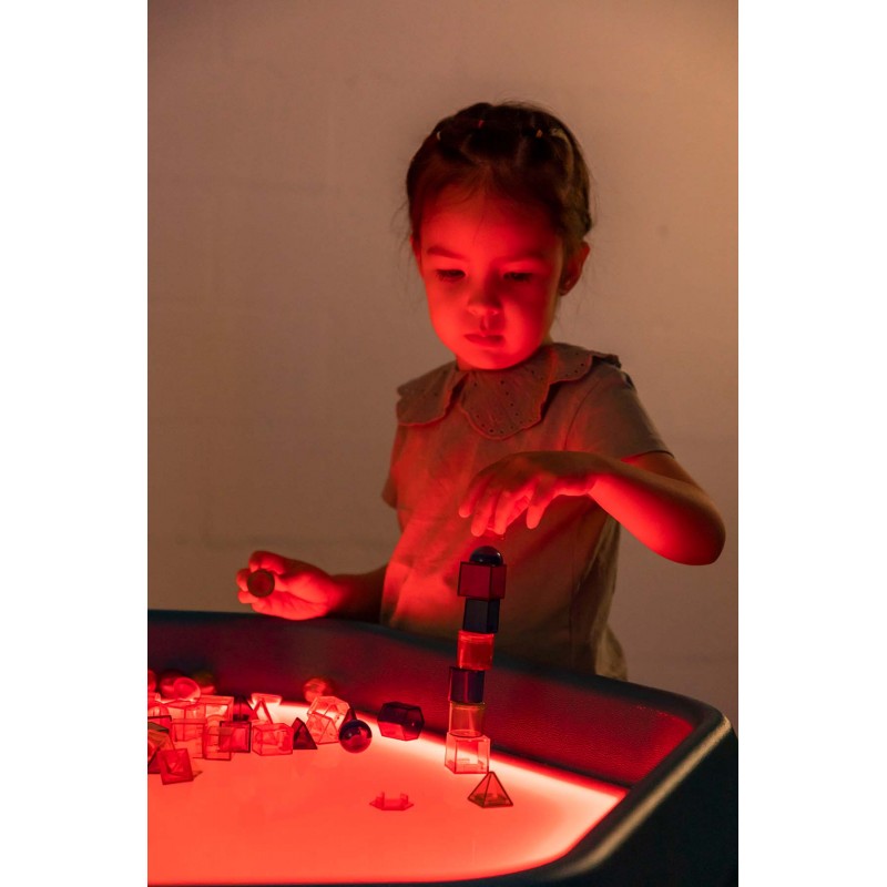 Translucent 3D geometric shapes