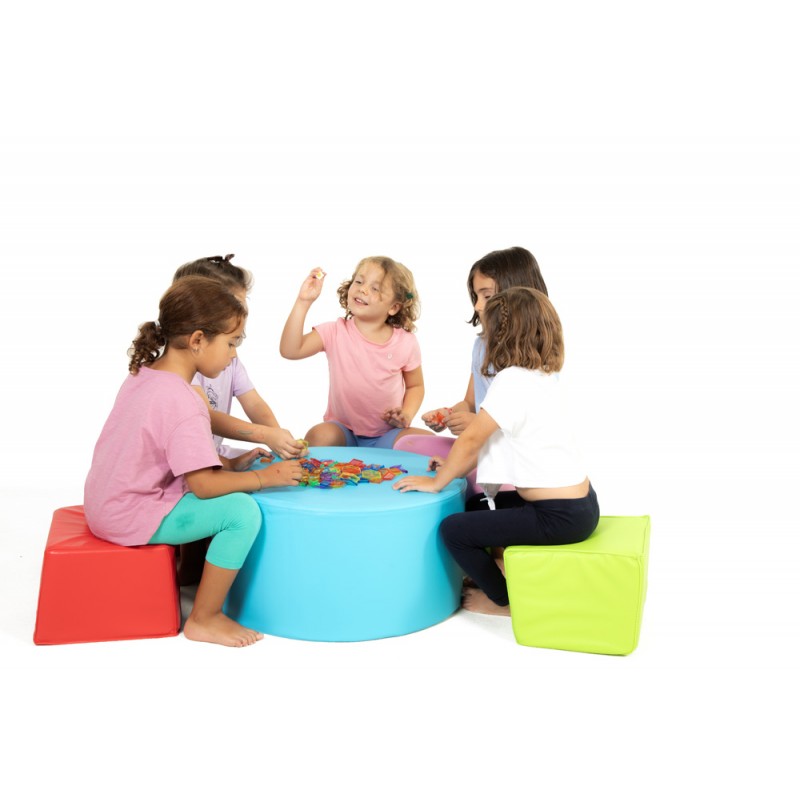 Cylindrical table with foam and synthetic leather