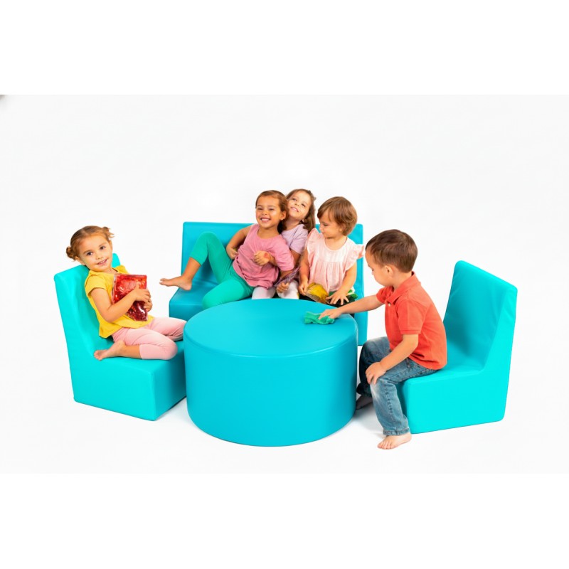 Set de sofá, dos sillones y mesa de cuero sintético