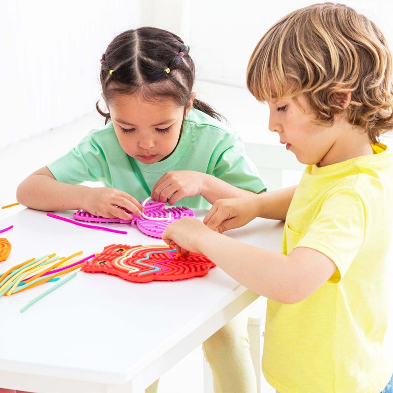 Tablero de actividades sensoriales PEZ
